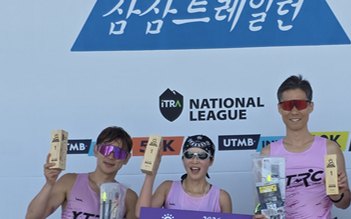삼삼트레일런 33K 단체전 1위 시상대
